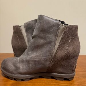 Sorel Joan of Arctic Wedge Il Zip Booties - Like New